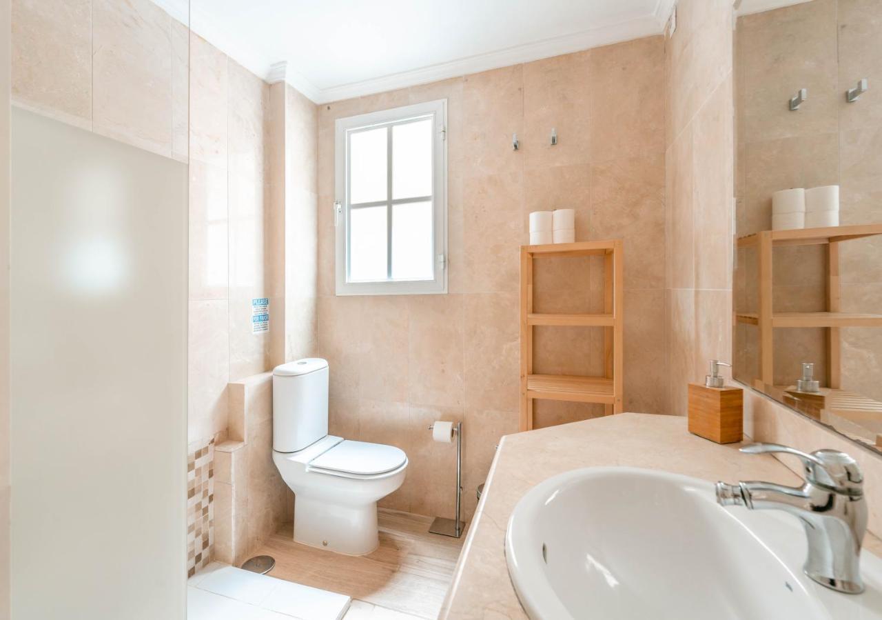 Gran Apartamento De 3 Habitaciones Junto A La Catedral Málaga Exterior foto