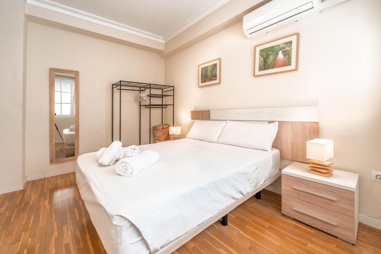 Gran Apartamento De 3 Habitaciones Junto A La Catedral Málaga Exterior foto