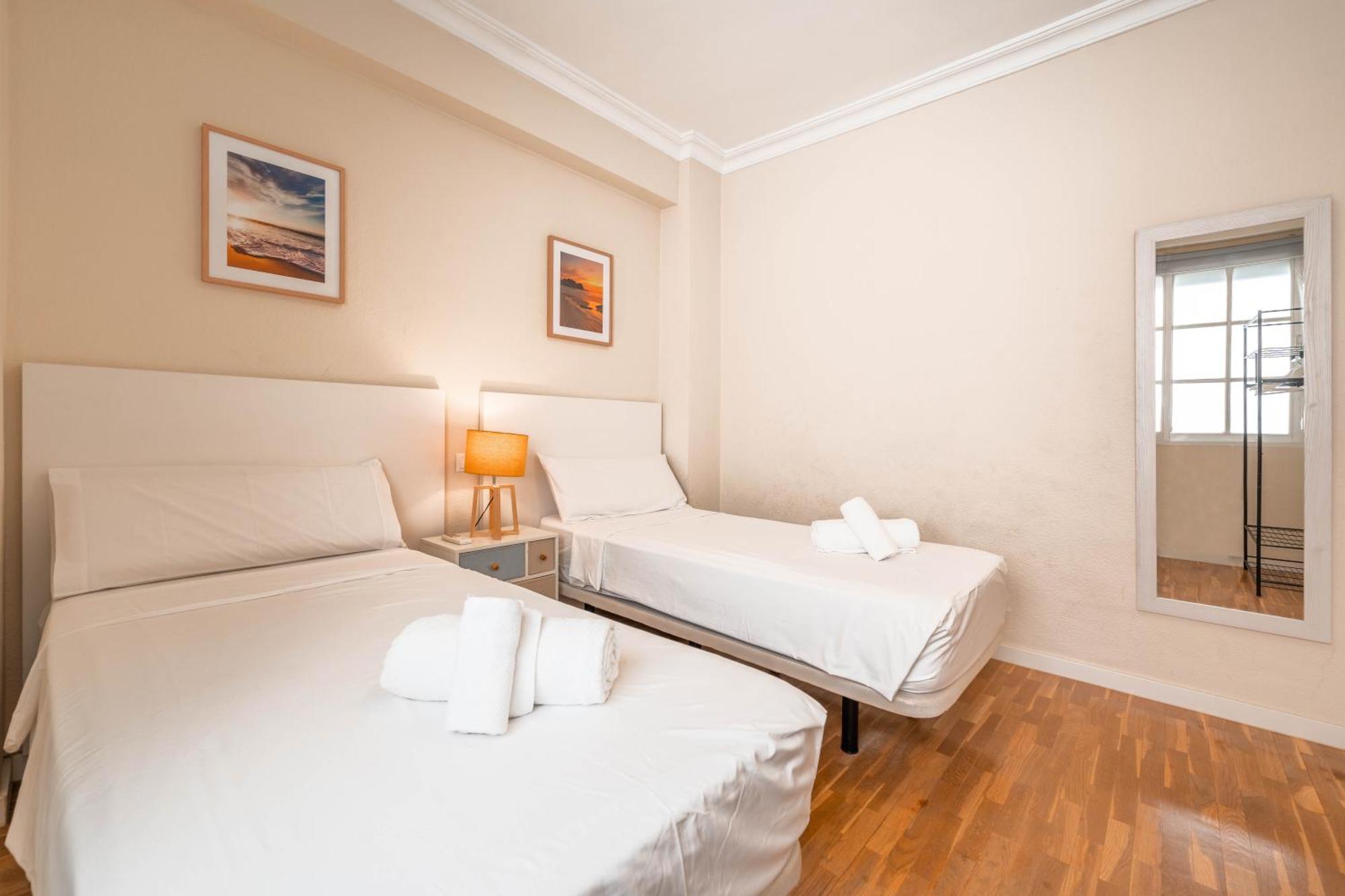 Gran Apartamento De 3 Habitaciones Junto A La Catedral Málaga Exterior foto